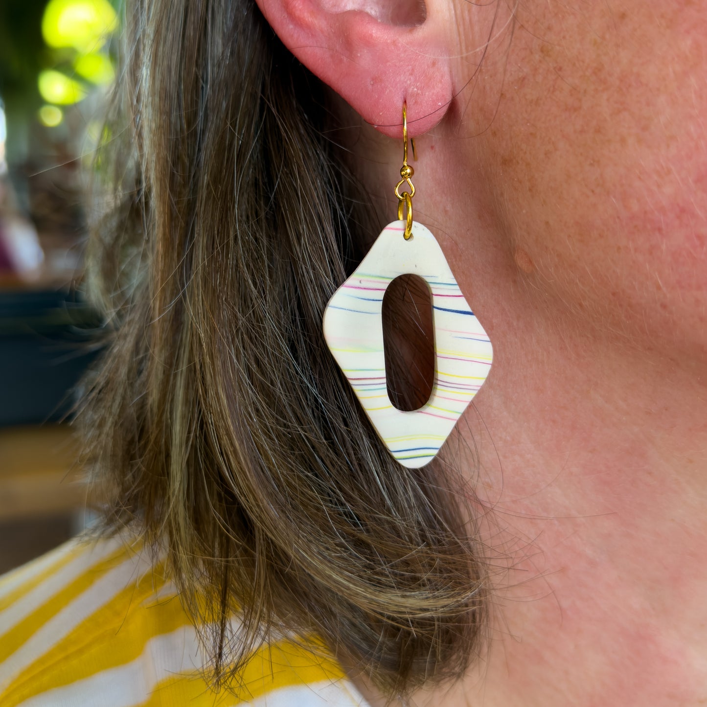 Abstract Oval Cutout Earring – Cream with Rainbow Linework